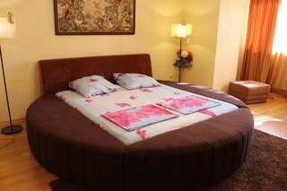 Апартаменты One-Bedroom Apartment in the center Днепр Апартаменты-6