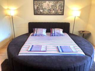 Апартаменты One-Bedroom Apartment in the center Днепр-4